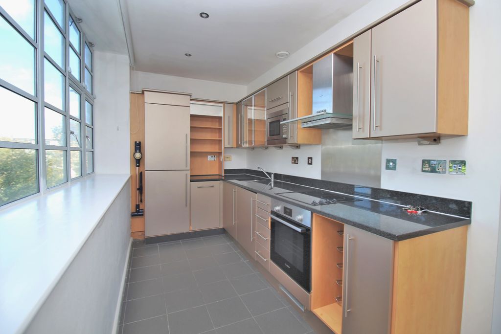 Property photo 3 of 15 19