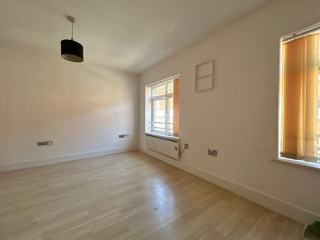 Property photo 3 of 6 Image