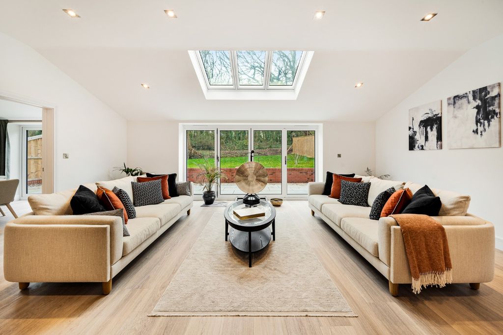 Property photo 2 of 29 4848863