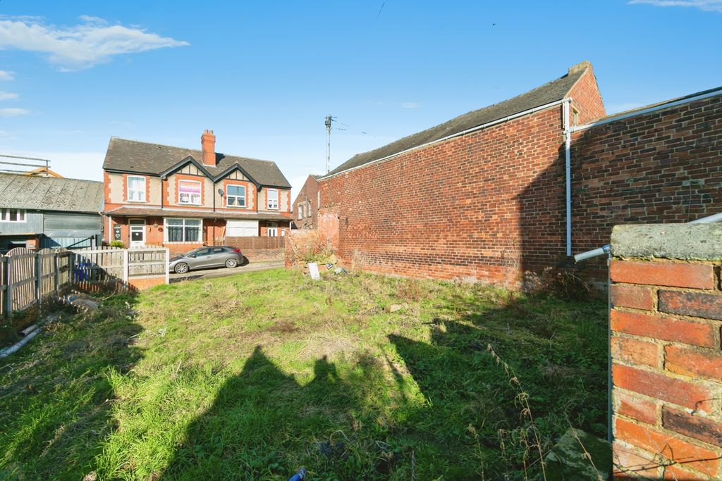 Property photo 2 of 15