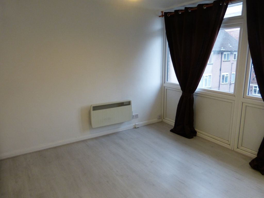 Property photo 1 of 7 1 Bed Flat To Rent Caroline Court, London Nw11