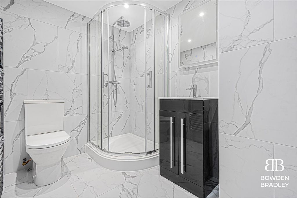Property photo 3 of 16 Shower Room