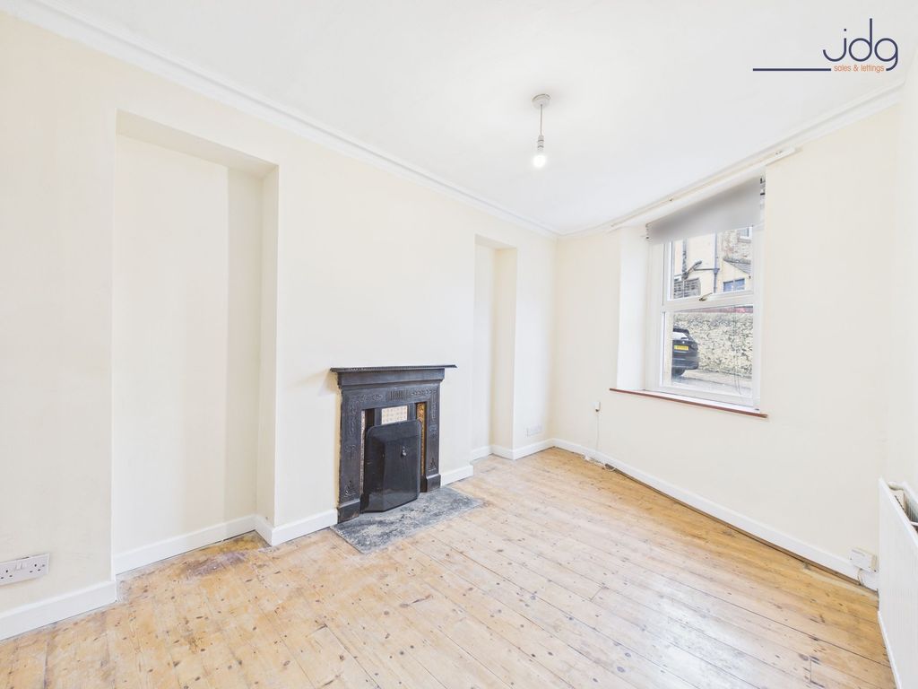 Property photo 2 of 9 Lounge