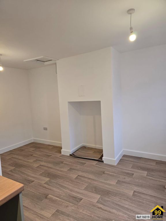 Property photo 2 of 10 Photo 1