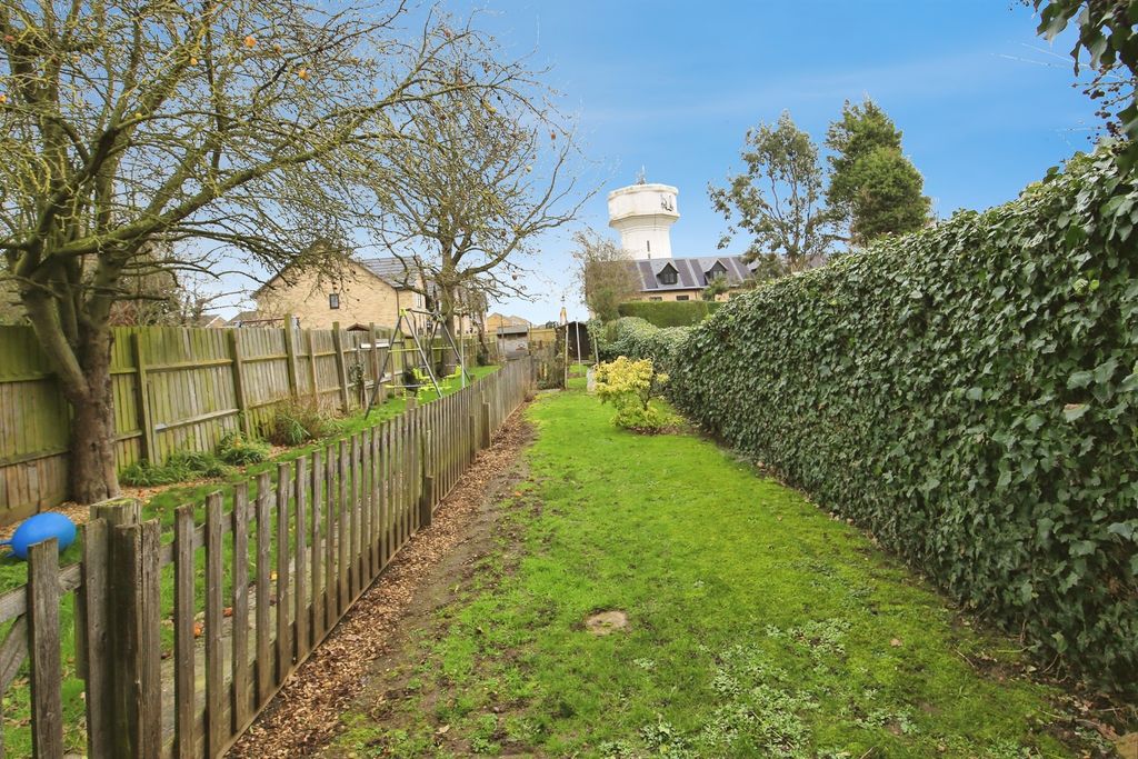 Property photo 2 of 20