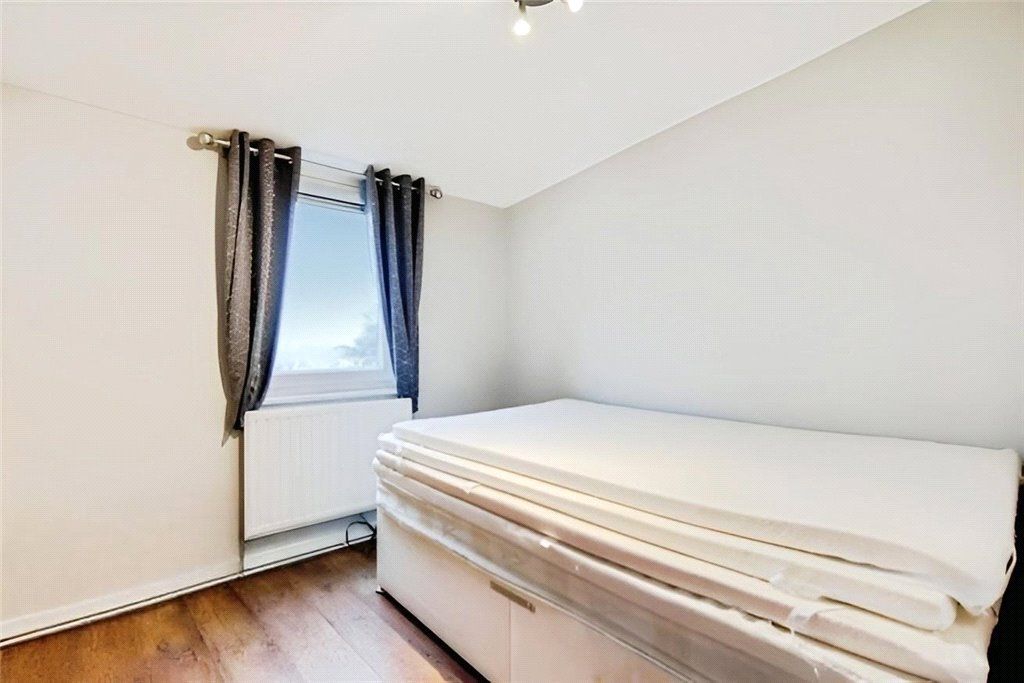 Property photo 3 of 10 Bedroom