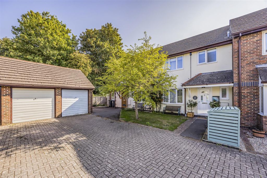 Property photo 1 of 21 10 Malvern Mews, Emsworth-Porticomarketing-Treagus