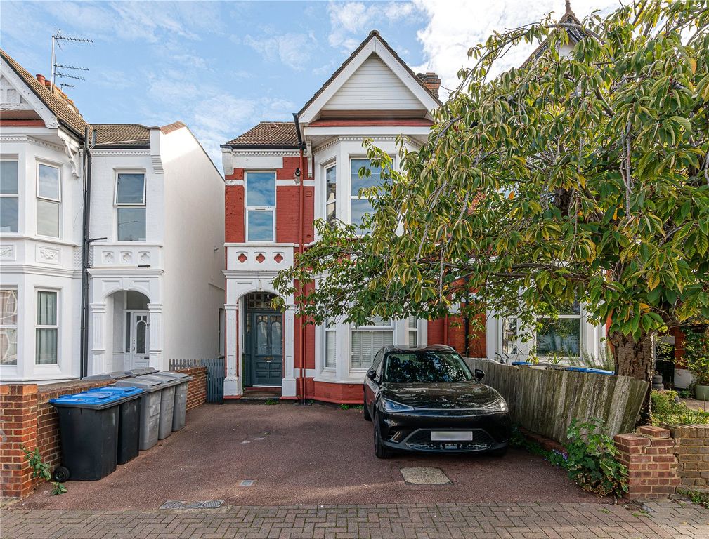 Property photo 3 of 11 Picture No. 26