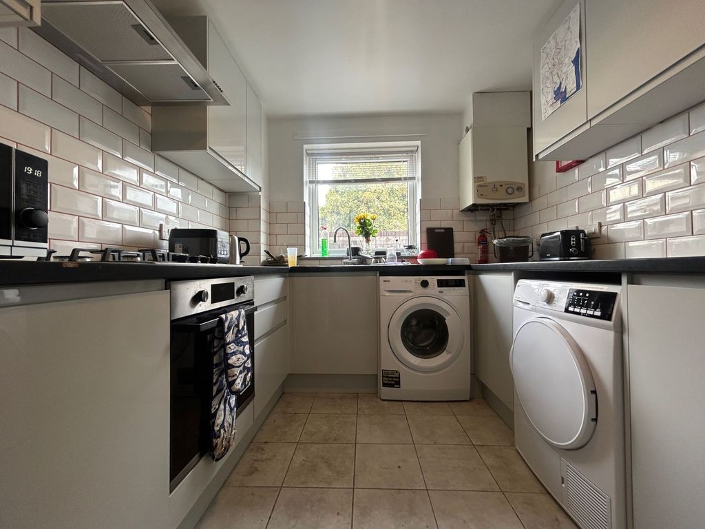 Property photo 1 of 10 Dfc9E3ba-1dc2-4Dee-8Efc-d0A0A633F34d