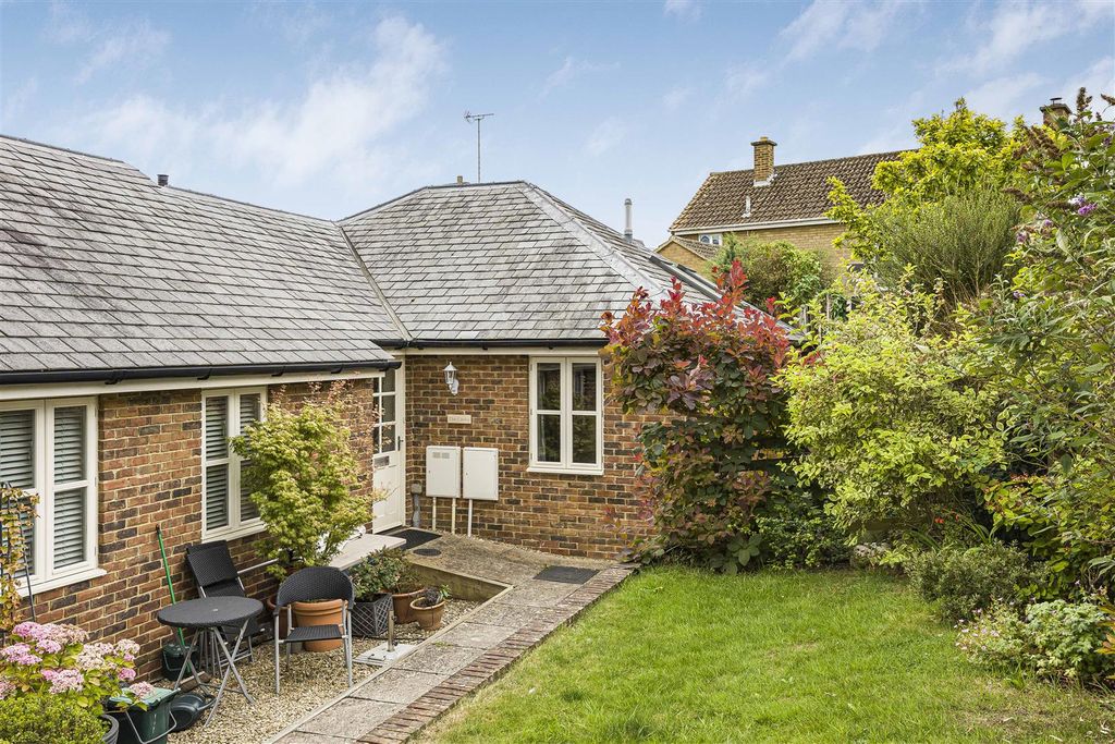 Property photo 1 of 11 External