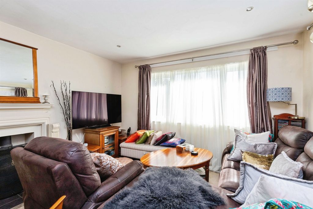 Property photo 3 of 15