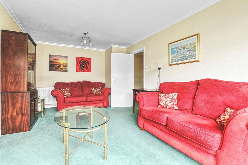 Property photo 3 of 9