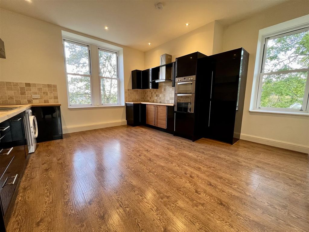 Property photo 3 of 13 Image00009.Jpeg