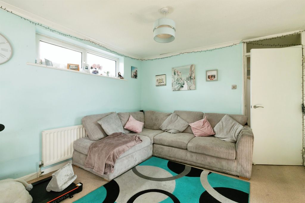 Property photo 3 of 14