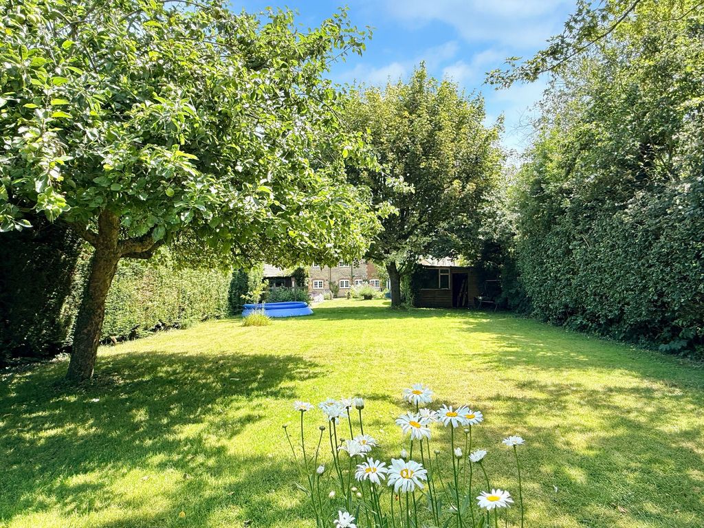 Property photo 3 of 27
