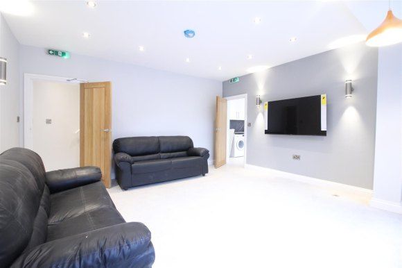 Property photo 3 of 11 9363983.Jpg