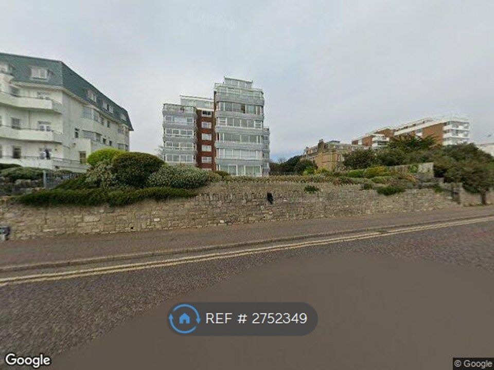 Property photo 2 of 18 Stunning Show-Home Standard 2-Bed Flat
