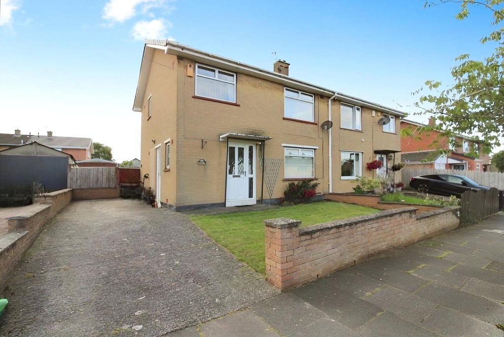 Property photo 1 of 10 External
