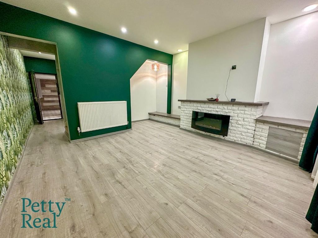 Property photo 2 of 13 Ef6A3E5A-Ec9F-440B-A384-3A82C7Fb2994.Jpeg