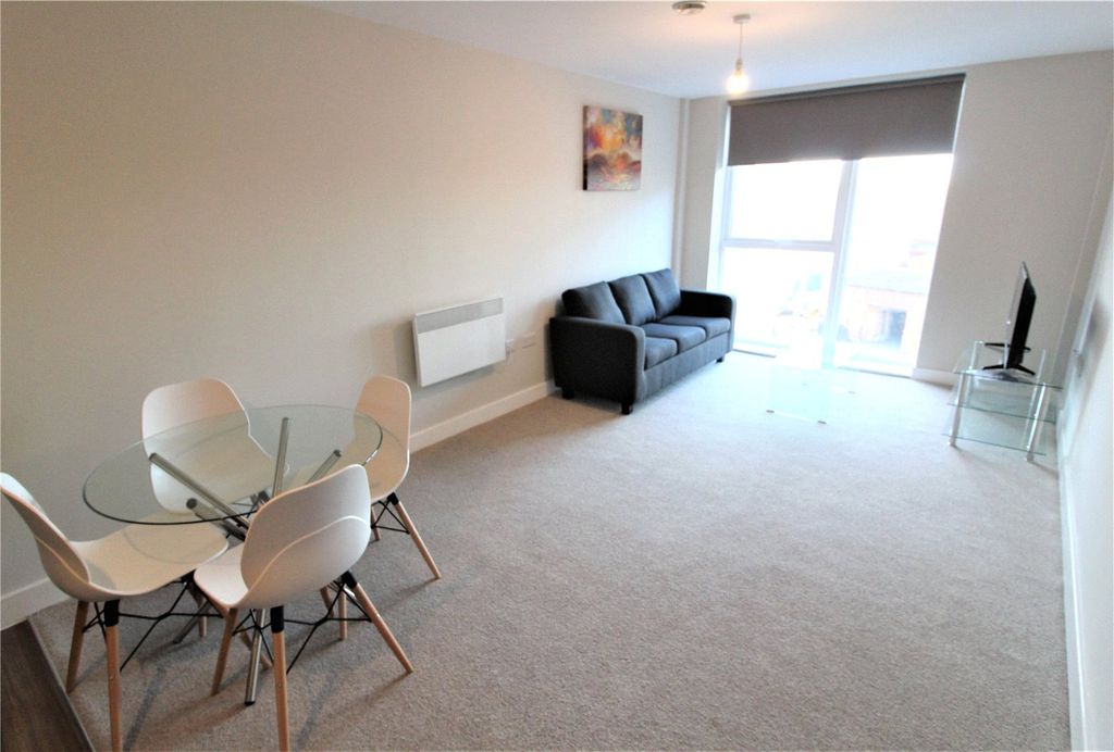 Property photo 2 of 11 Lounge