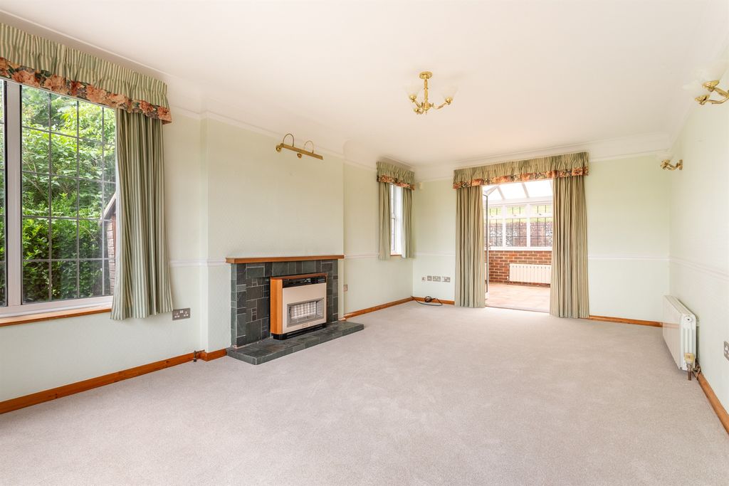 Property photo 3 of 19