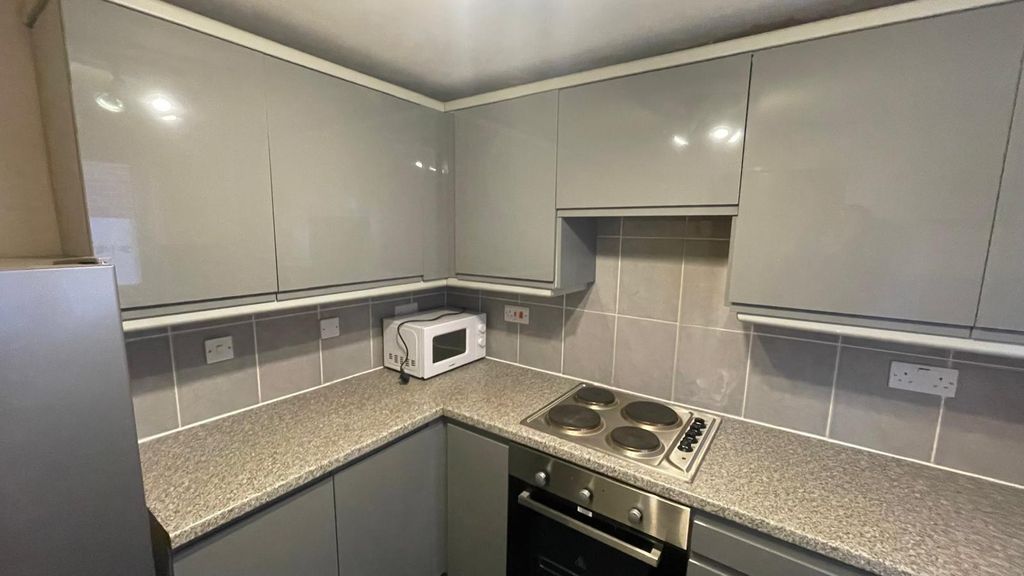 Property photo 3 of 8 32E65319-A2F7-4Baa-A7B4-3Ad2F6Bdeebe.Jpg