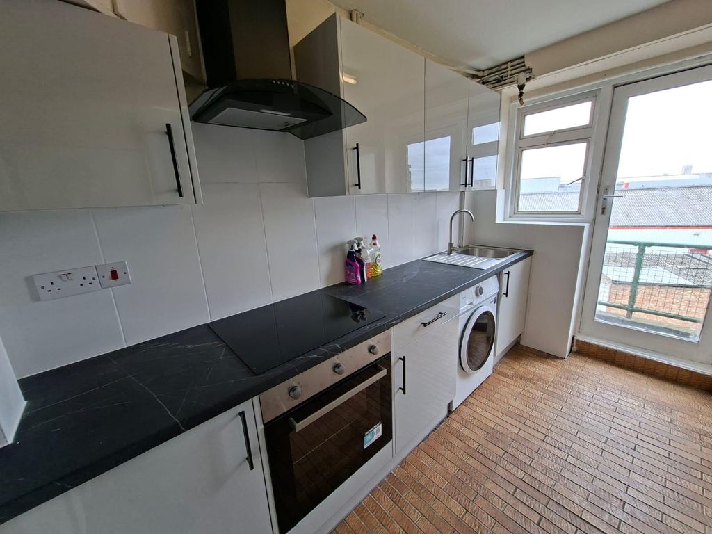 Property photo 2 of 13 Photo 1