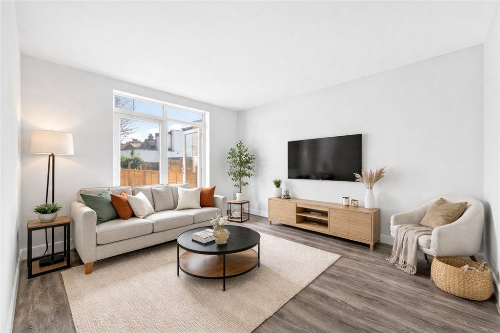 Property photo 1 of 16 Picture No. 13