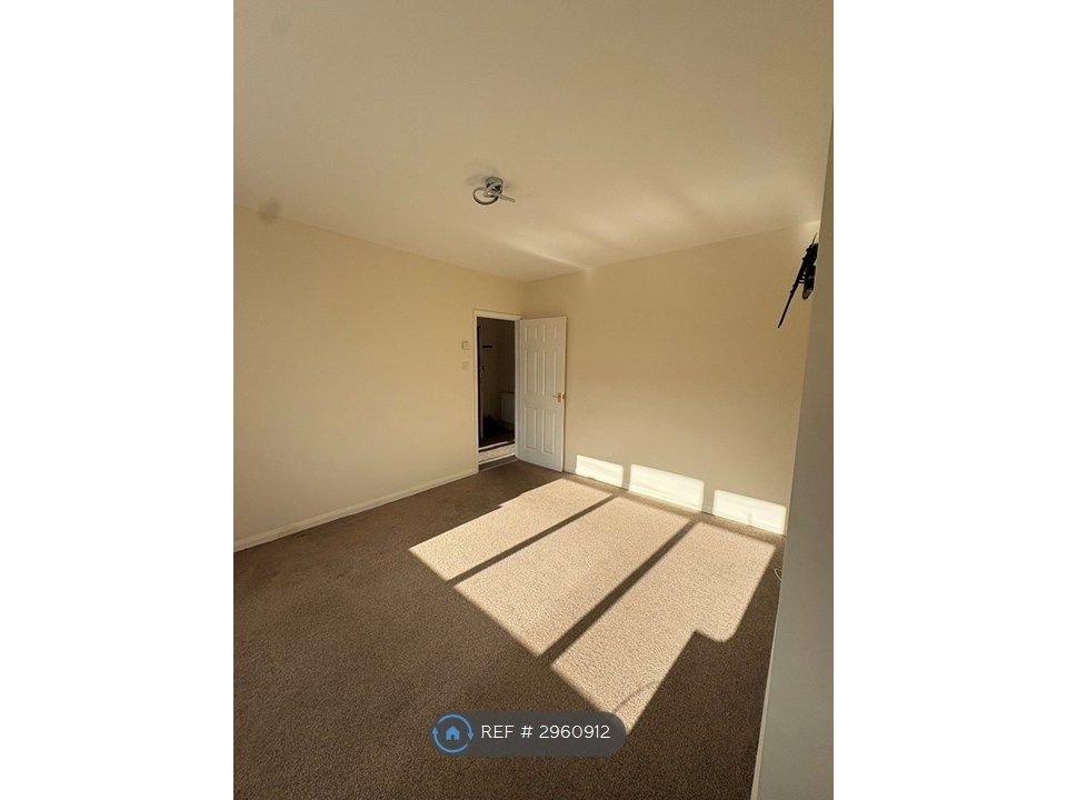 Property photo 3 of 9 Living Room