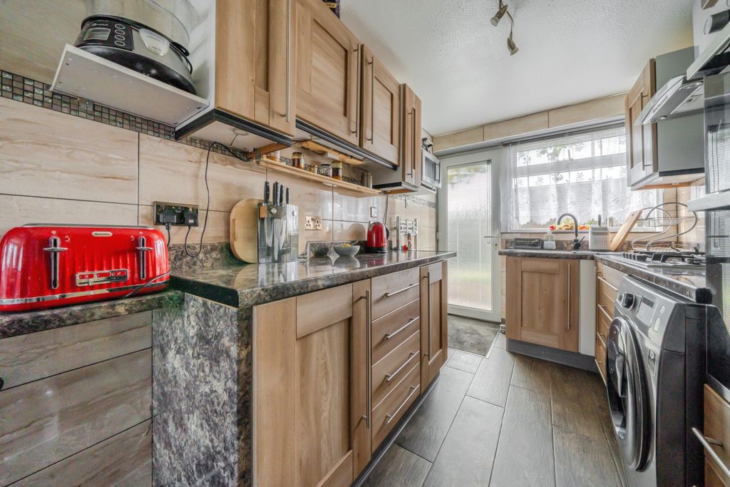 Property photo 2 of 10 1354151-7-68c8191Fbed33