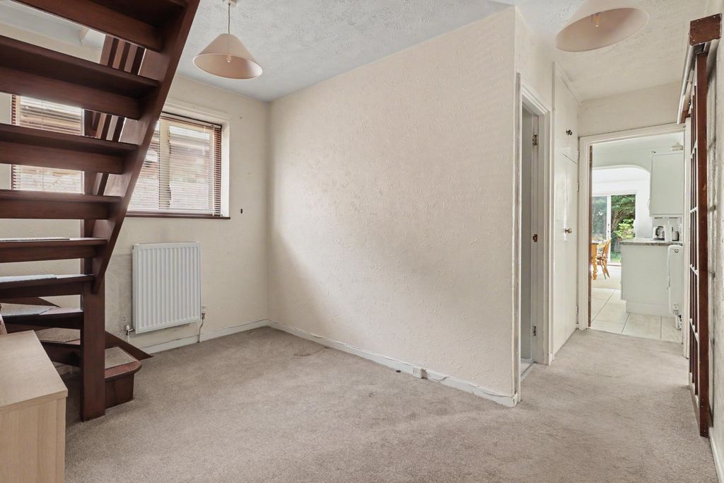 Property photo 3 of 20