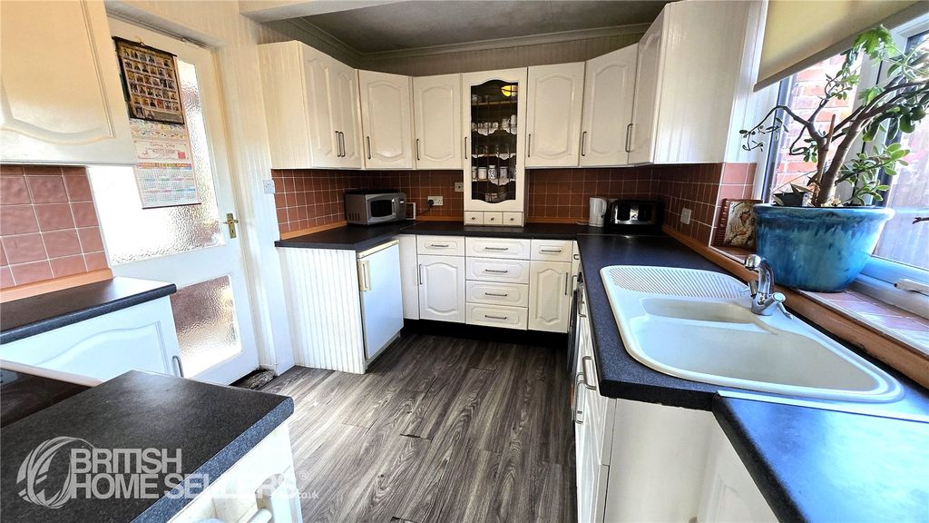 Property photo 2 of 13 Picture No. 12