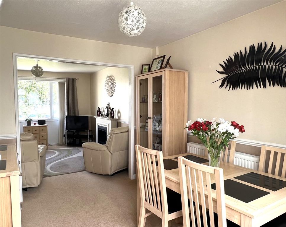 Property photo 3 of 27 Dining Through To Lounge
