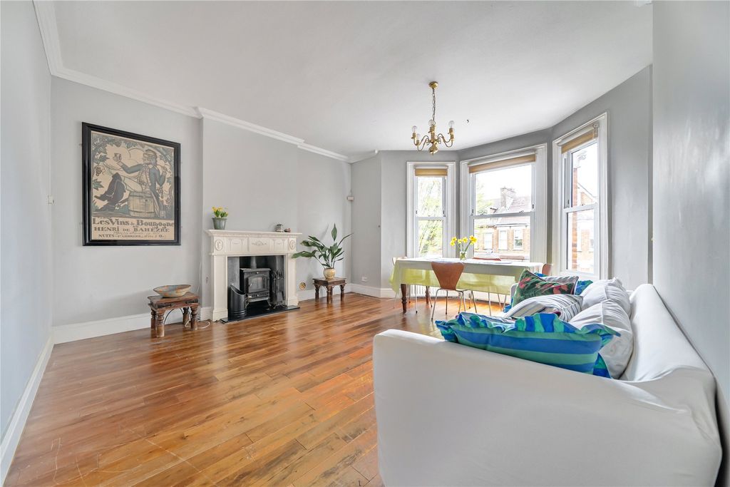 Property photo 2 of 19 Picture No. 12