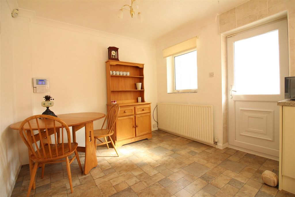 Property photo 3 of 16 Kitchen/Dining Room