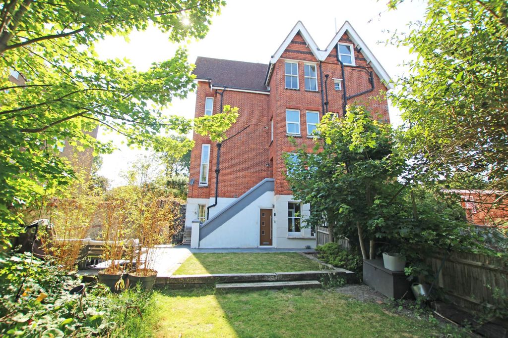 Property photo 1 of 20