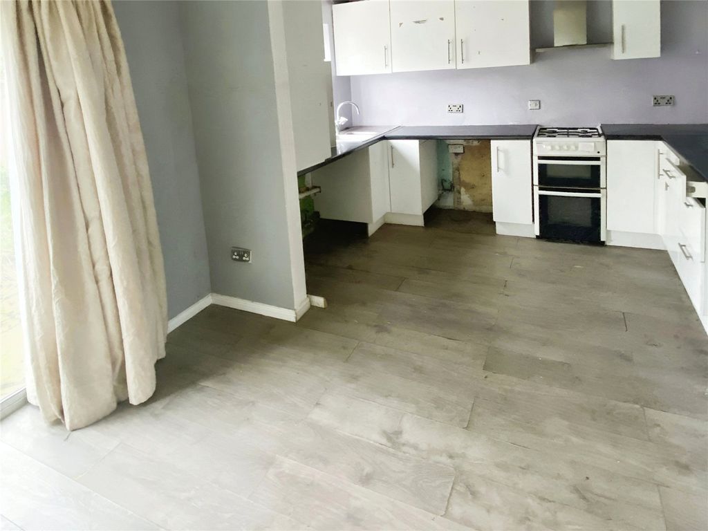 Property photo 3 of 8 Kitchen Diner