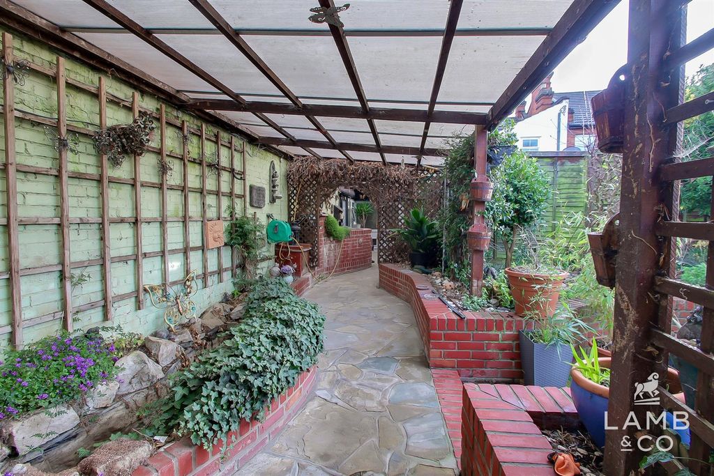 Property photo 2 of 29 Img_8875-Img_8879.Jpeg