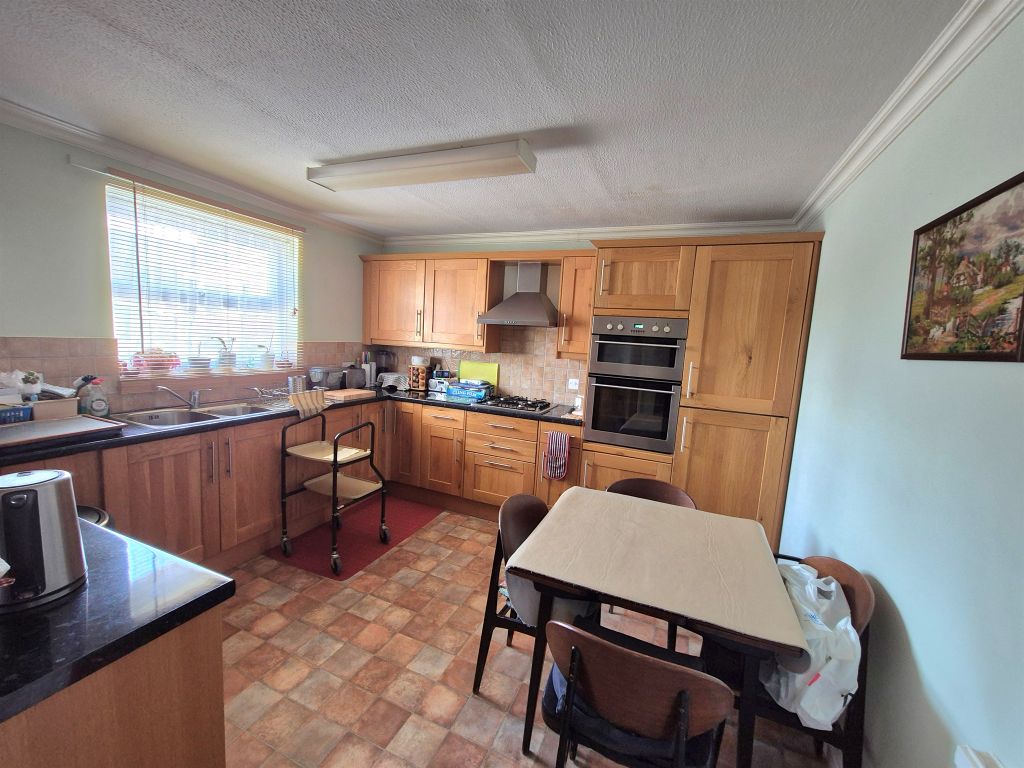 Property photo 3 of 26