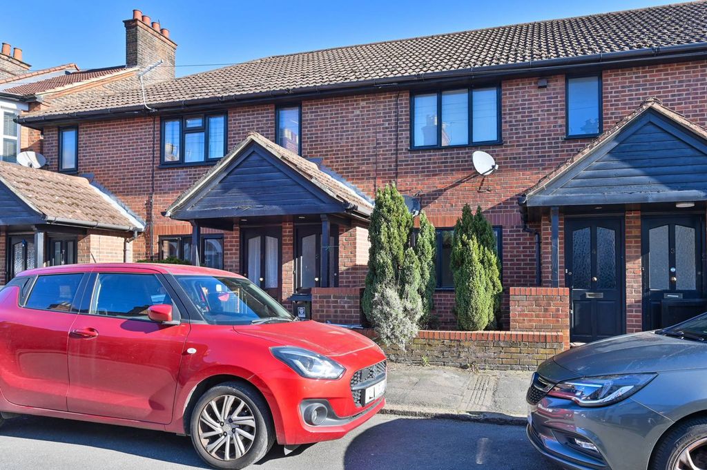 Property photo 2 of 8