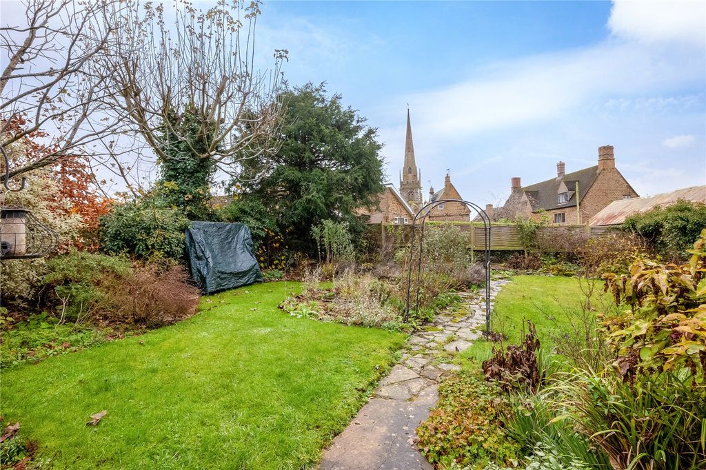 Property photo 2 of 17 Picture No. 15