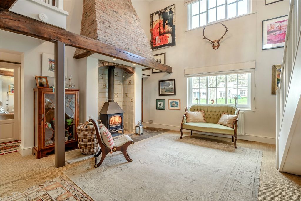 Property photo 2 of 31 Dining Hall