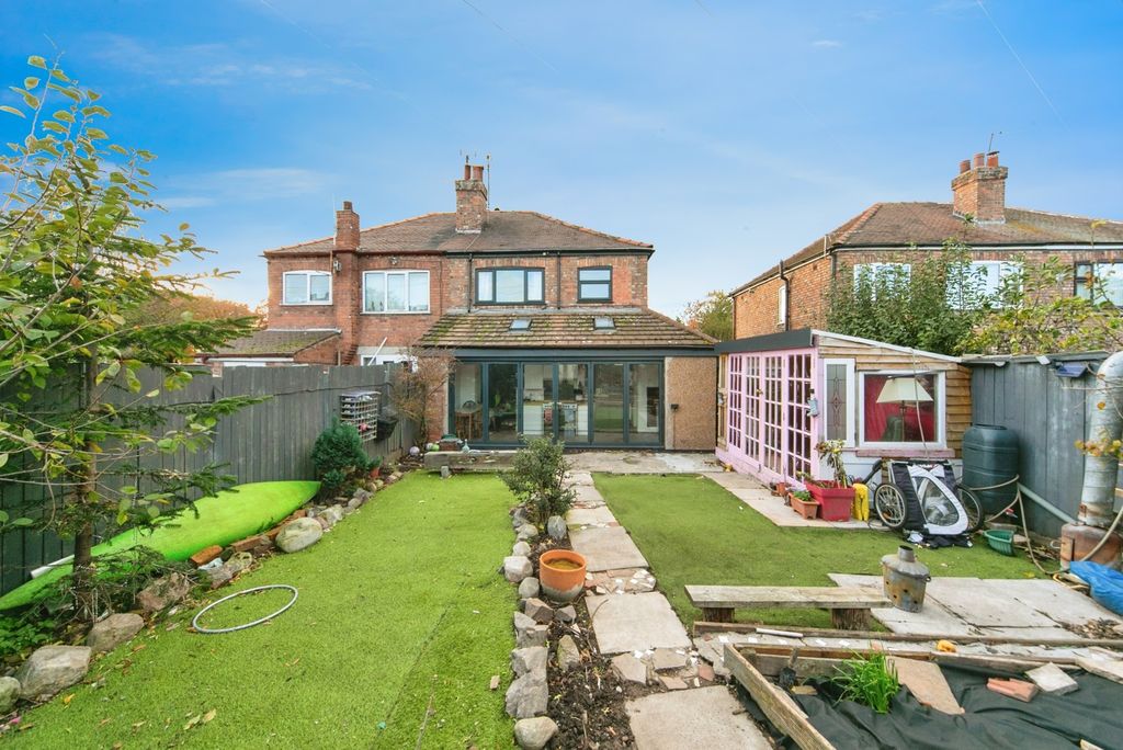 Property photo 2 of 17 Garden