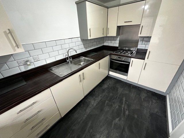 Property photo 3 of 8 Picture No. 44