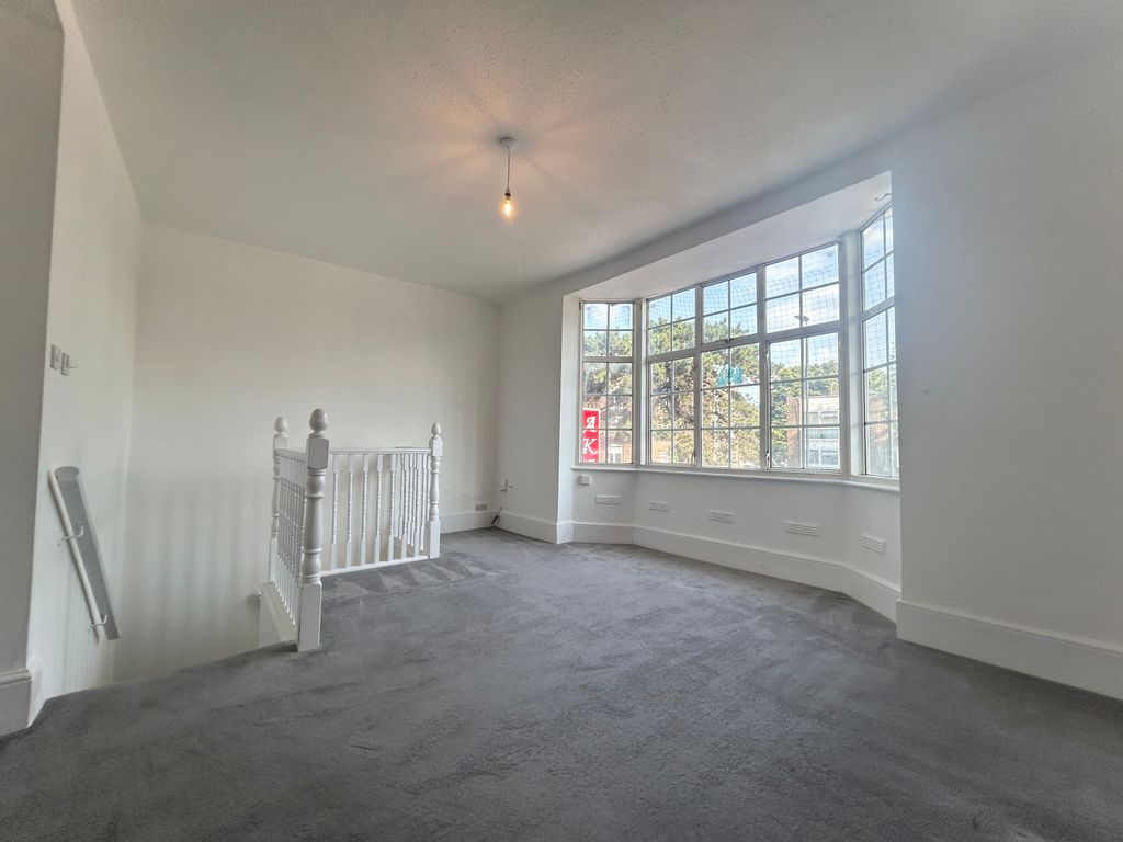 Property photo 2 of 12 1