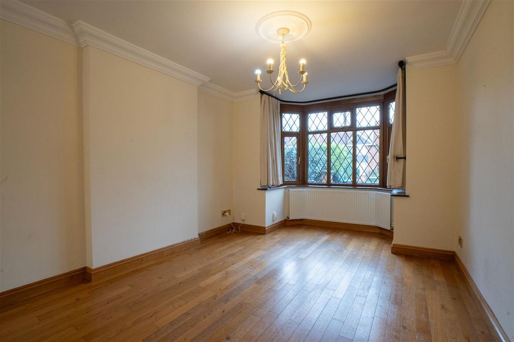 Property photo 3 of 25