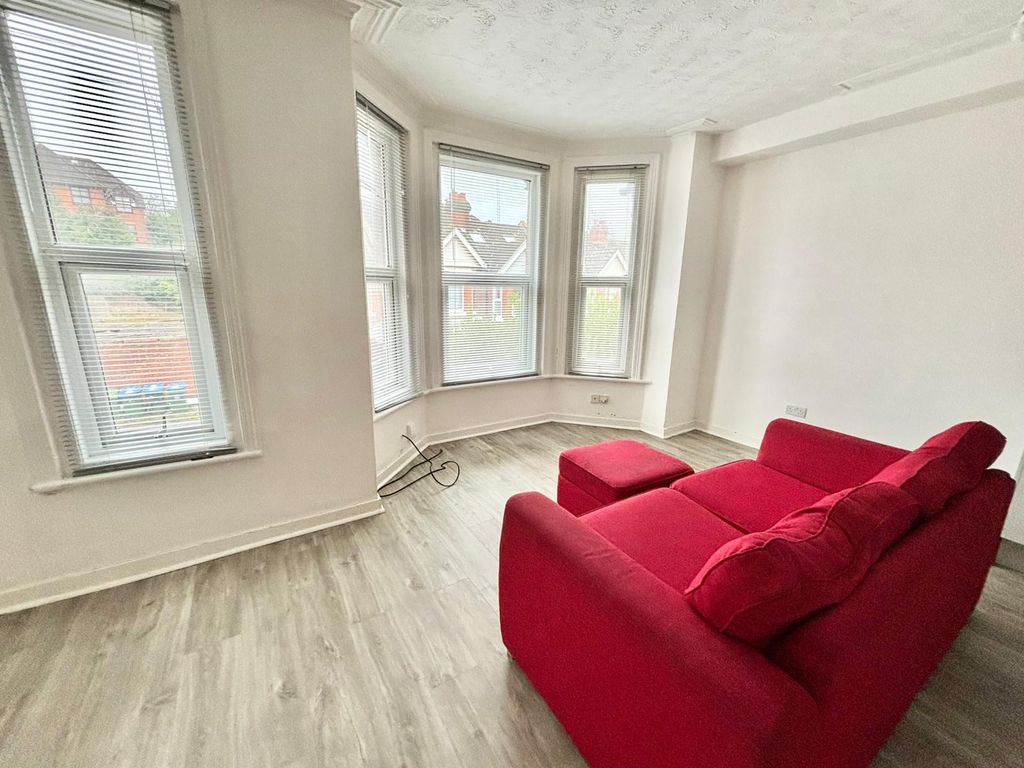 Property photo 2 of 12 Image