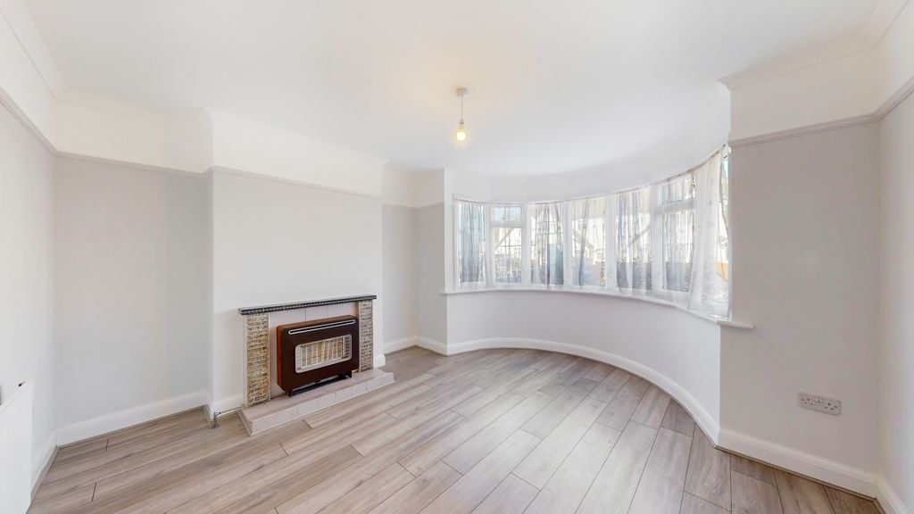 Property photo 2 of 15 4522015