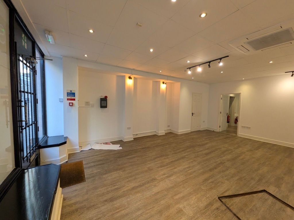 Property photo 2 of 12 Photo 7