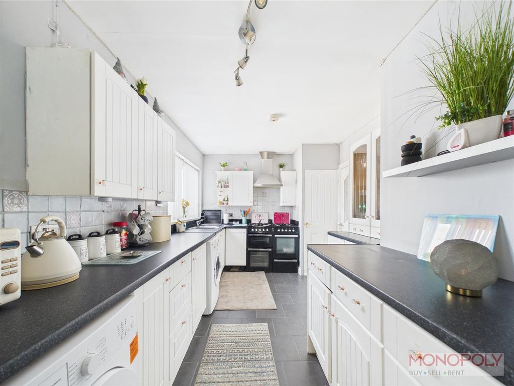 Property photo 2 of 13 Kitchen